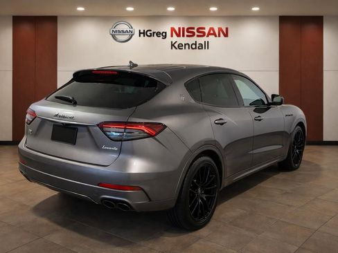 Used 2021 Maserati Levante AWD/4WD image 4