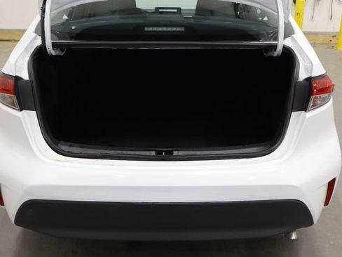 Used 2023 Toyota Corolla LE image 11