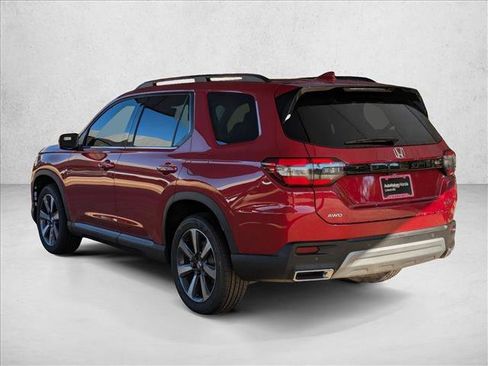 New 2025 Honda Pilot Touring image 9