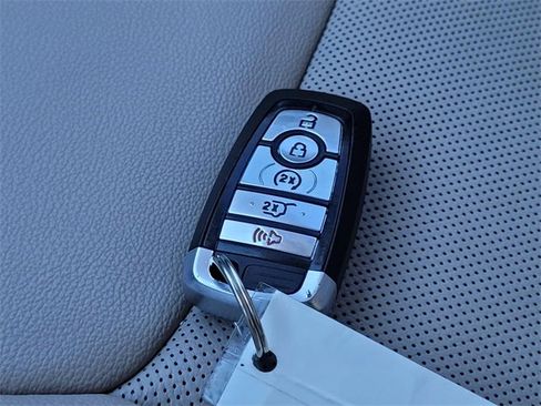 Used 2021 Ford Explorer Limited w/ Equipment Group 301A image 31