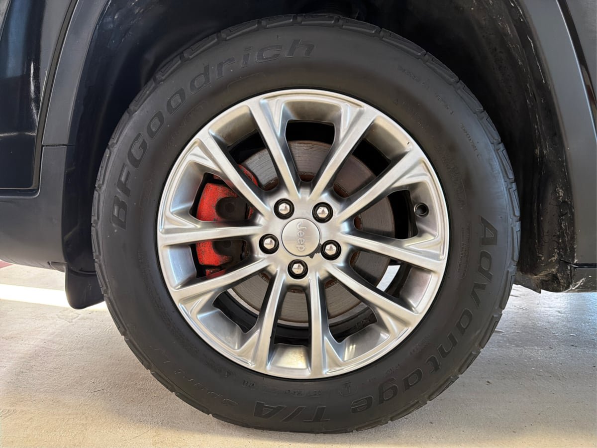 Used 2019 Jeep Cherokee Latitude Plus w/ Cold Weather Group AWD/4WD image 13