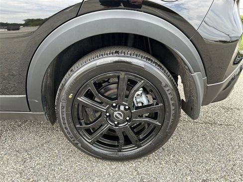 Certified 2024 Nissan Kicks SR image 11