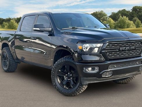Used 2022 Chevrolet Silverado 2500 Custom w/ Custom Value Package AWD/4WD image 2