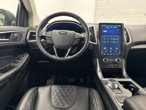 Used 2024 Ford Edge Titanium image 19