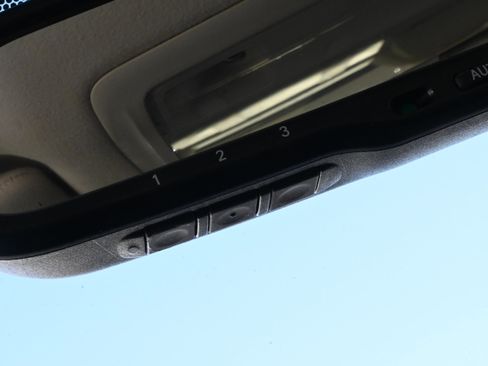 Used 2010 Lexus IS 350C Luxury image 24