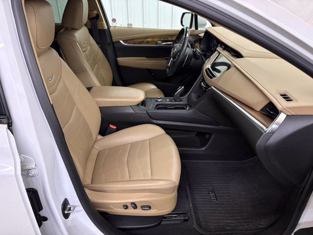 Used 2021 Cadillac XT5 Sportv w/ Platinum Package AWD/4WD image 22