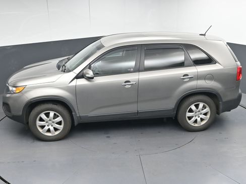 Used 2012 Kia Sorento LX w/ Third Row Pkg image 33
