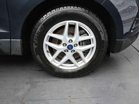 Used 2022 Ford Edge SEL w/ Convenience Package image 13