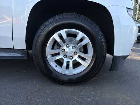 Used 2019 Chevrolet Suburban LT AWD/4WD image 13