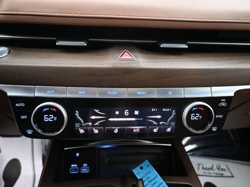 Used 2023 Genesis G80 image 14