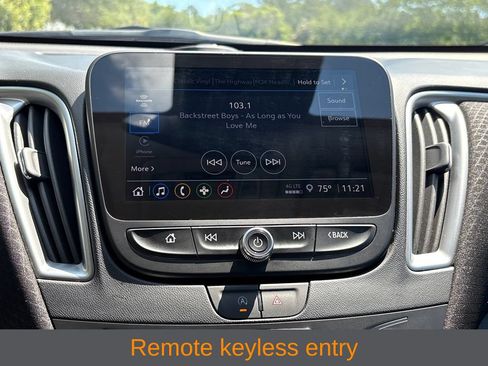 Used 2025 Chevrolet Malibu LT FWD image 16