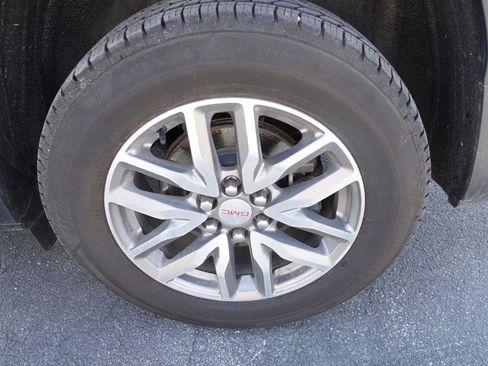 Used 2019 GMC Acadia SLE AWD/4WD image 17