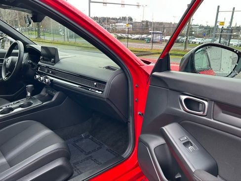 Used 2025 Honda Civic Sport image 15