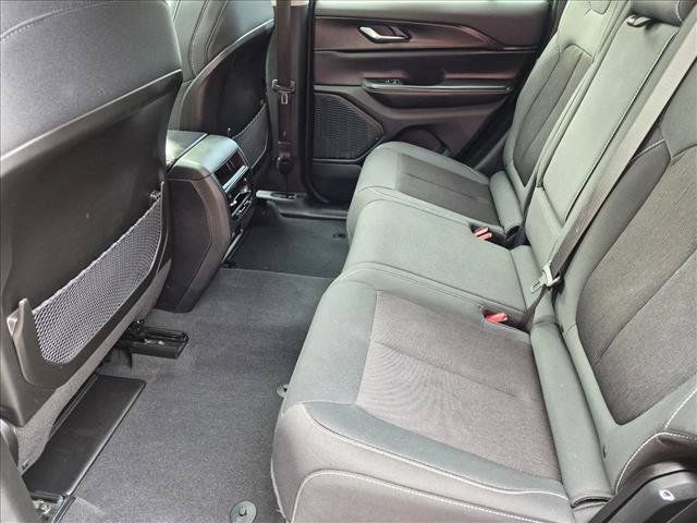 Used 2023 Jeep Grand Cherokee Laredo w/ Trailer Tow Prep Group (B) AWD/4WD image 21