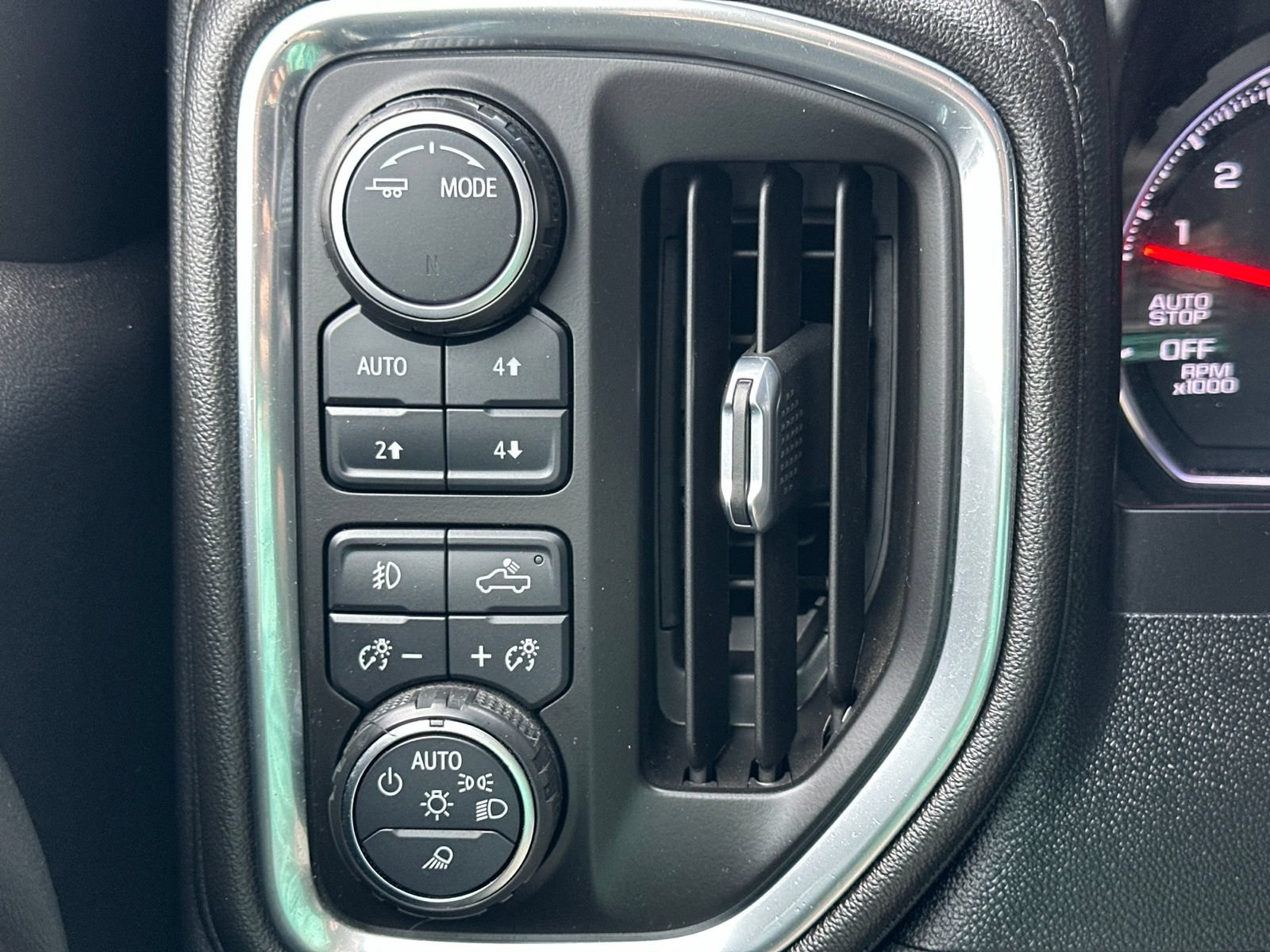 Used 2021 Chevrolet Silverado 1500 RST AWD/4WD image 37