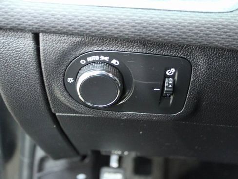 Used 2017 Chevrolet Cruze LT image 14