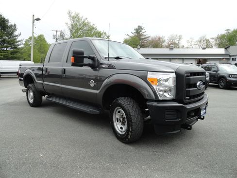 Used 2015 Ford F250 XL w/ Power Equipment Group AWD/4WD image 3