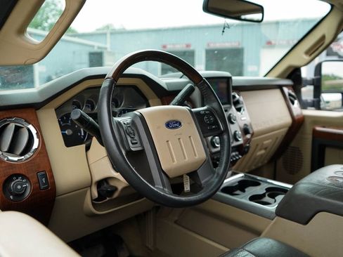 Used 2016 Ford F250 King Ranch w/ FX4 Off-Road Package AWD/4WD image 6