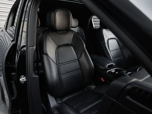 Certified 2023 Porsche Cayenne Coupe AWD/4WD image 35