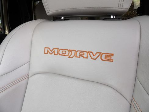 Used 2020 Jeep Gladiator Mojave AWD/4WD image 18