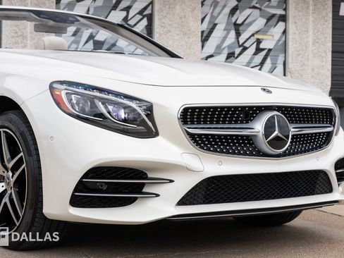 Used 2020 Mercedes-Benz S 560 Cabriolet image 2