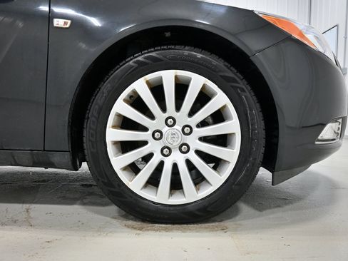 Used 2011 Buick Regal CXL w/ RL2 Preferred Equipment Group FWD image 28