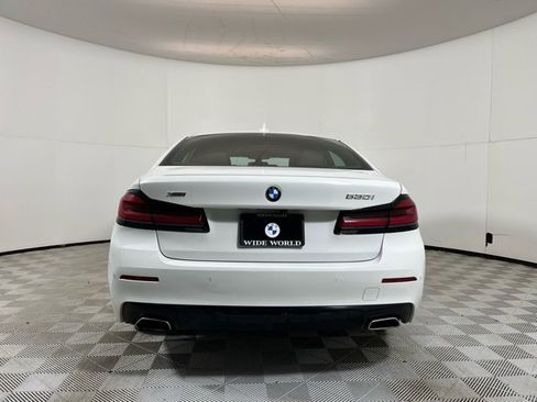 Used 2022 BMW 530i xDrive w/ Premium Package image 5