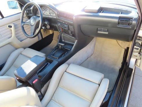 Used 1987 BMW 325i Convertible image 11