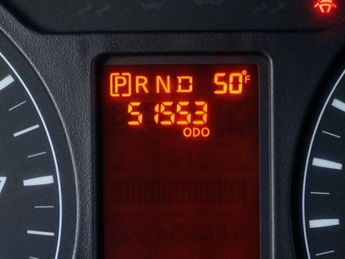 Used 2021 Nissan NV 3500 SL image 23