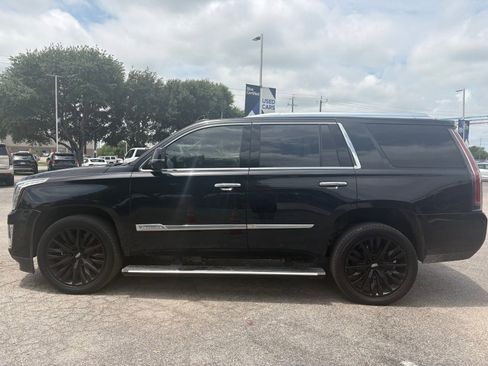 Used 2019 Cadillac Escalade Premium Luxury RWD image 4