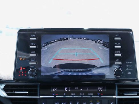 Used 2023 Toyota Sienna XLE w/ XLE Plus Package FWD image 25