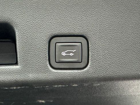 Used 2024 GMC Acadia Denali w/ Super Cruise Package FWD image 13
