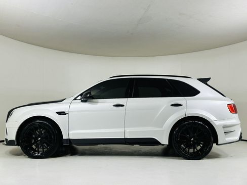 Used 2017 Bentley Bentayga image 7