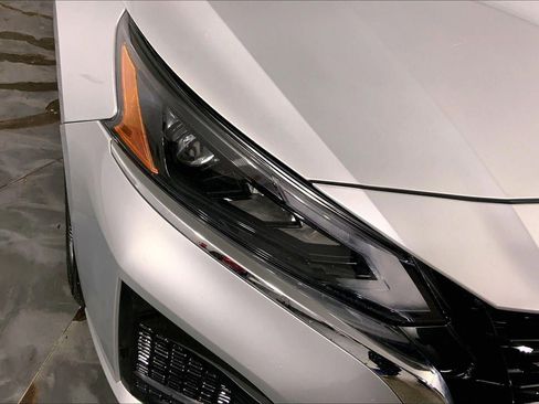 Used 2025 Nissan Altima 2.5 SV FWD image 26