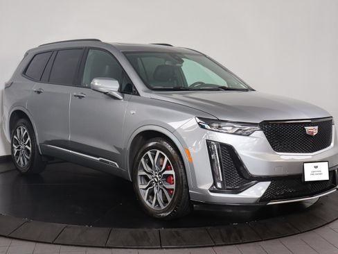 Used 2023 Cadillac XT6 Sport AWD/4WD image 9