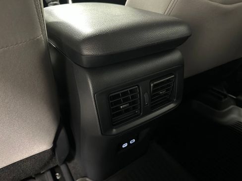 Used 2025 Toyota RAV4 XLE AWD/4WD image 48