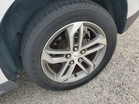 Used 2016 Chevrolet Equinox LTZ w/ Enhanced Convenience Package image 7