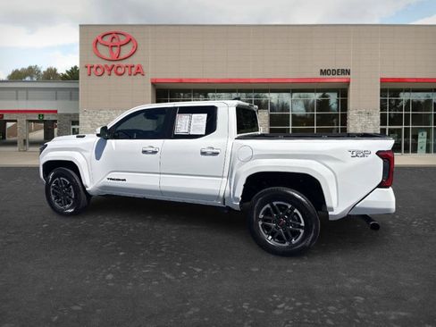 Certified 2026 Toyota Tacoma TRD Sport AWD/4WD image 4