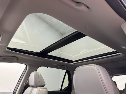 Certified 2024 Honda Pilot Touring image 18