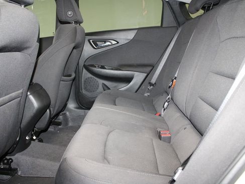 Used 2019 Chevrolet Malibu LS image 16