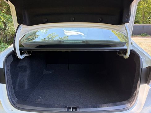 Used 2025 Toyota Corolla LE FWD image 29