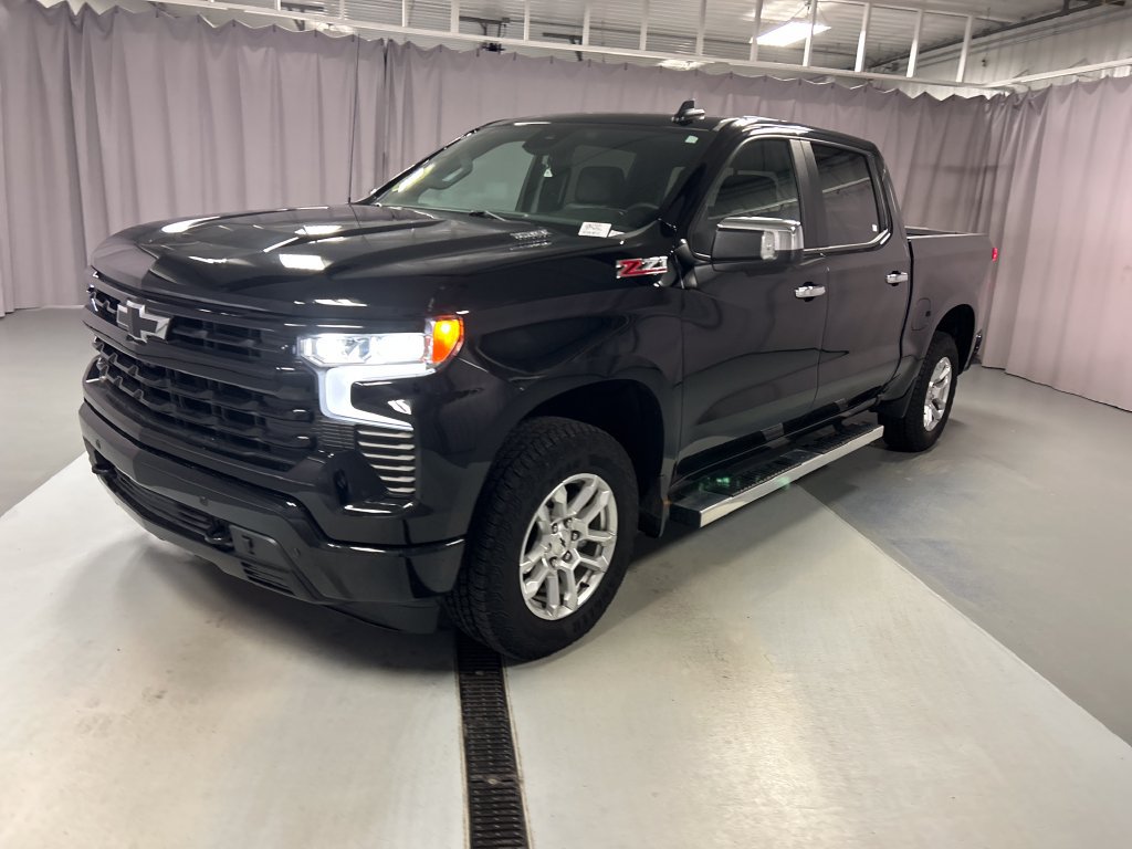 Used 2026 Chevrolet Silverado 1500 RST w/ Safety Package AWD/4WD image 3