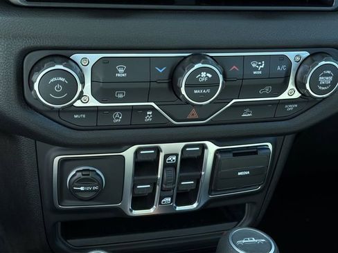 New 2026 Jeep Gladiator Sport AWD/4WD image 23