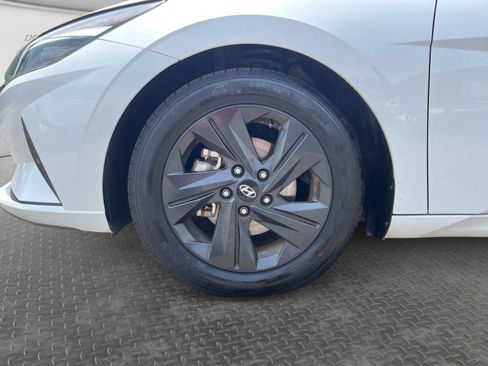 Used 2023 Hyundai Elantra SEL FWD image 16