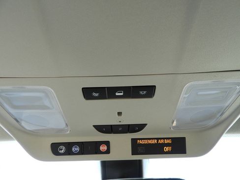 Used 2019 Buick Envision Essence FWD image 41