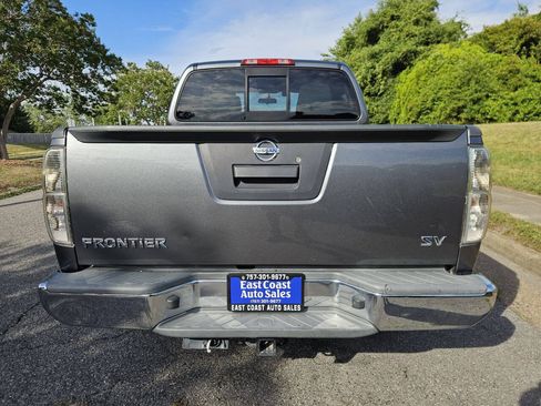 Used 2016 Nissan Frontier SV RWD image 5