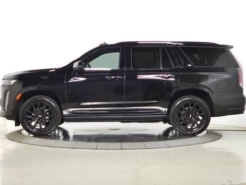 Used 2024 Cadillac Escalade Sport Platinum w/ LPO, ONYX Package AWD/4WD image 2