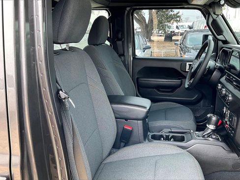 Used 2024 Jeep Gladiator Sport image 30