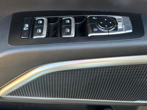 Used 2025 Kia Telluride AWD image 8
