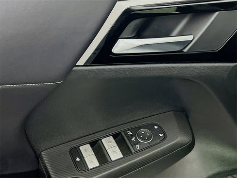 Used 2024 Mitsubishi Outlander SE image 19